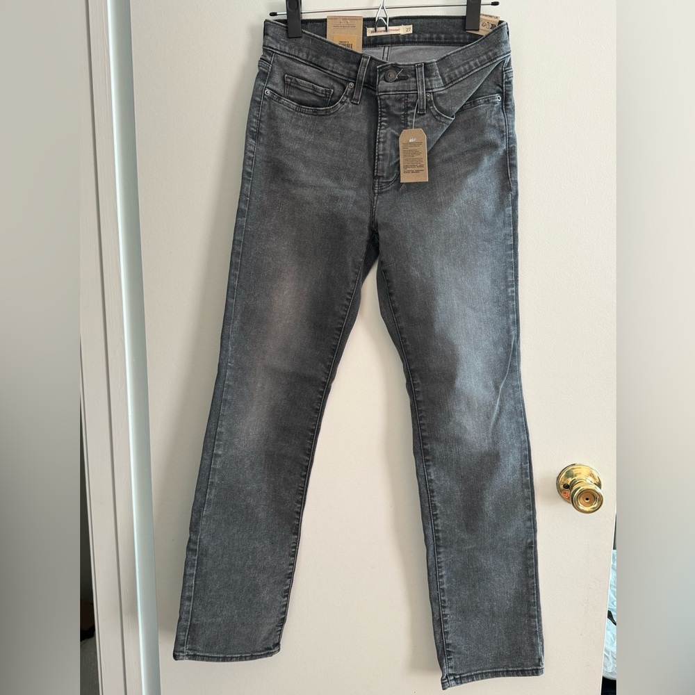 Brand new Levi’s 314 shaping straight short grey/black jeans, 4 short, 27